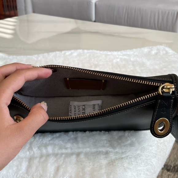 ‼️SOLD‼️ Coach Swinger Shoulder Bag in Black - Picture 12 of 16